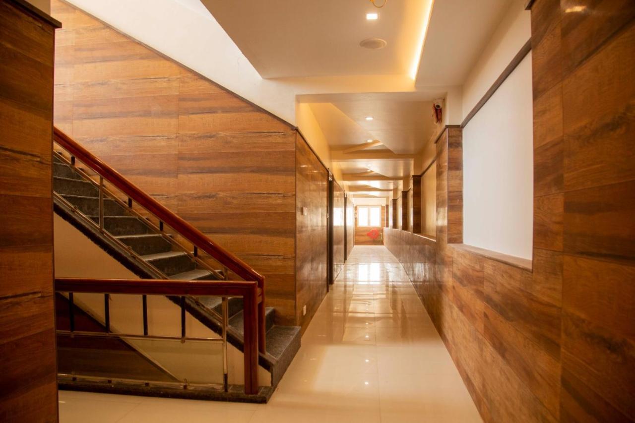 Sri Balaji Grand Hotel Kumbakonam Exterior foto