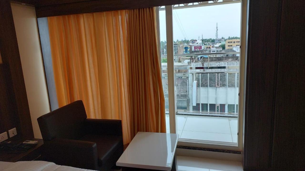 Sri Balaji Grand Hotel Kumbakonam Exterior foto